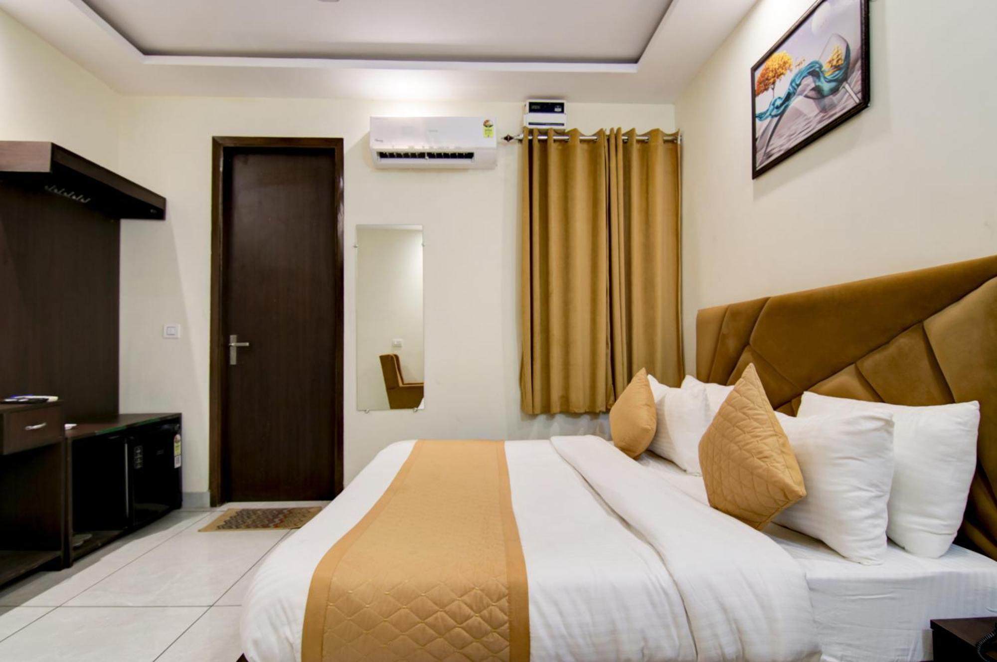 Hotel De Hocks Deluxe - New Delhi Railway Station מראה חיצוני תמונה