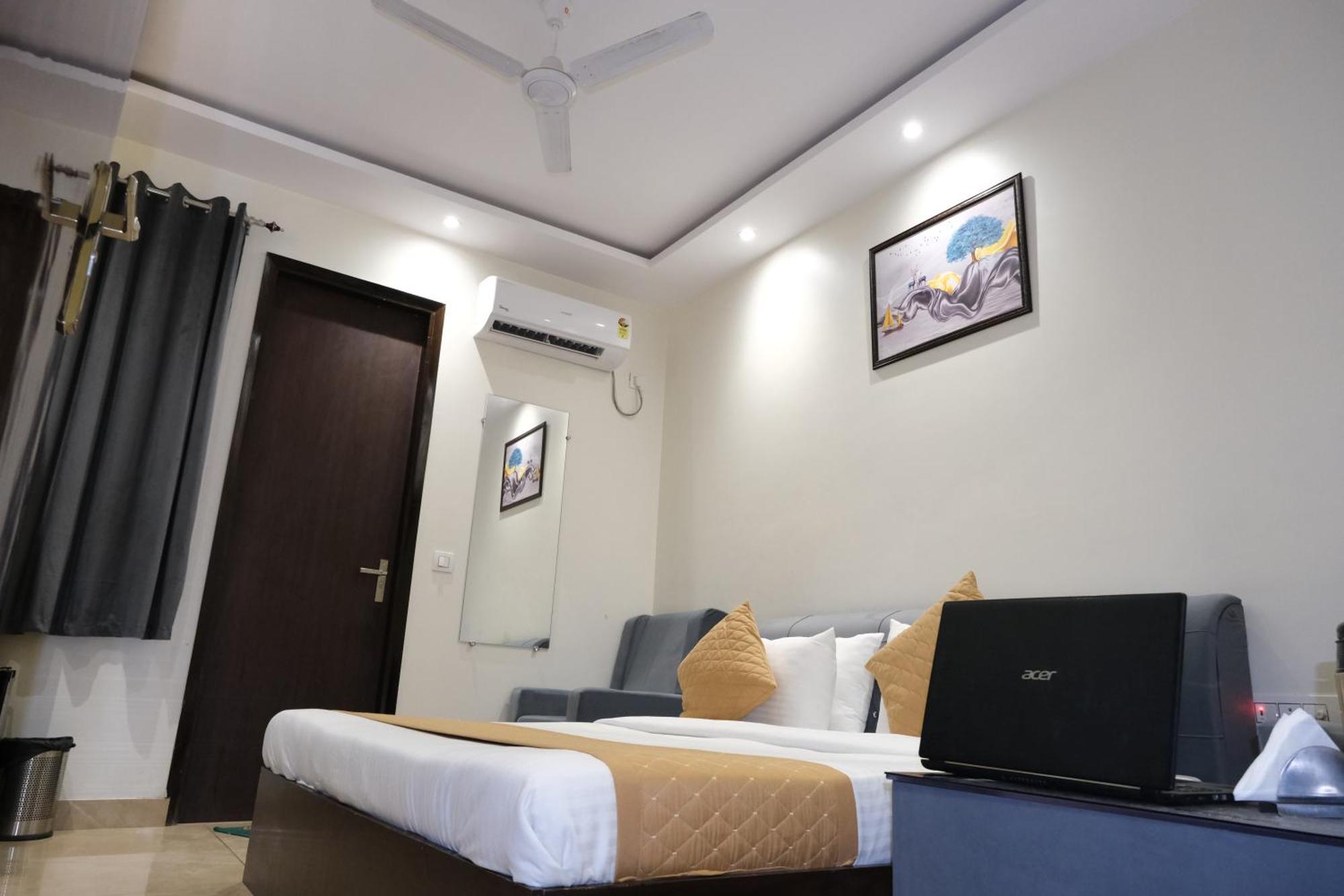 Hotel De Hocks Deluxe - New Delhi Railway Station מראה חיצוני תמונה