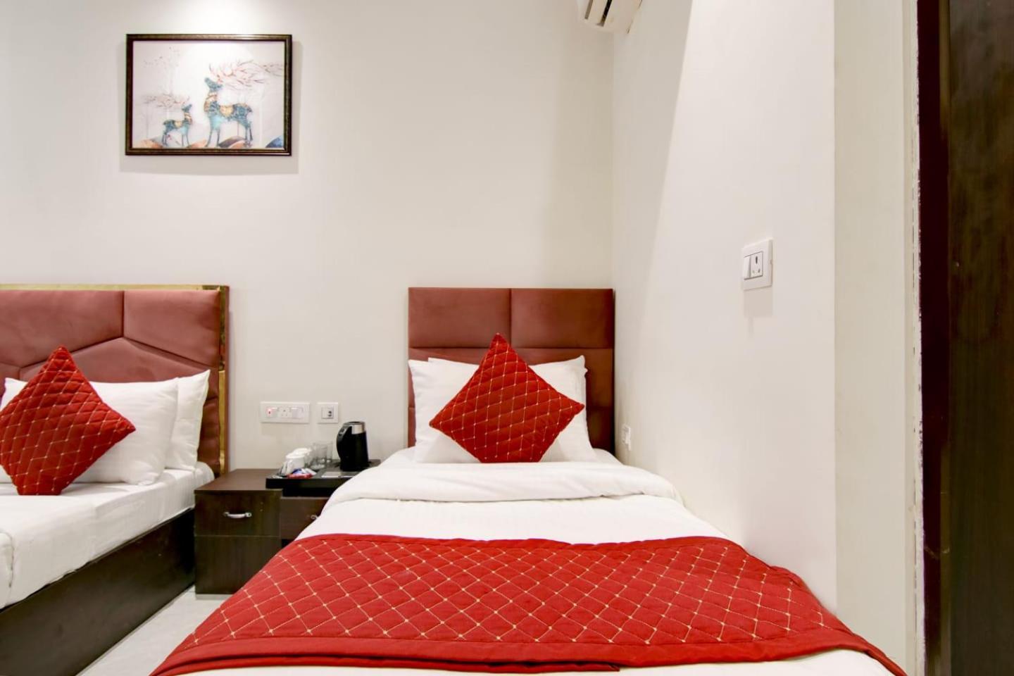Hotel De Hocks Deluxe - New Delhi Railway Station מראה חיצוני תמונה