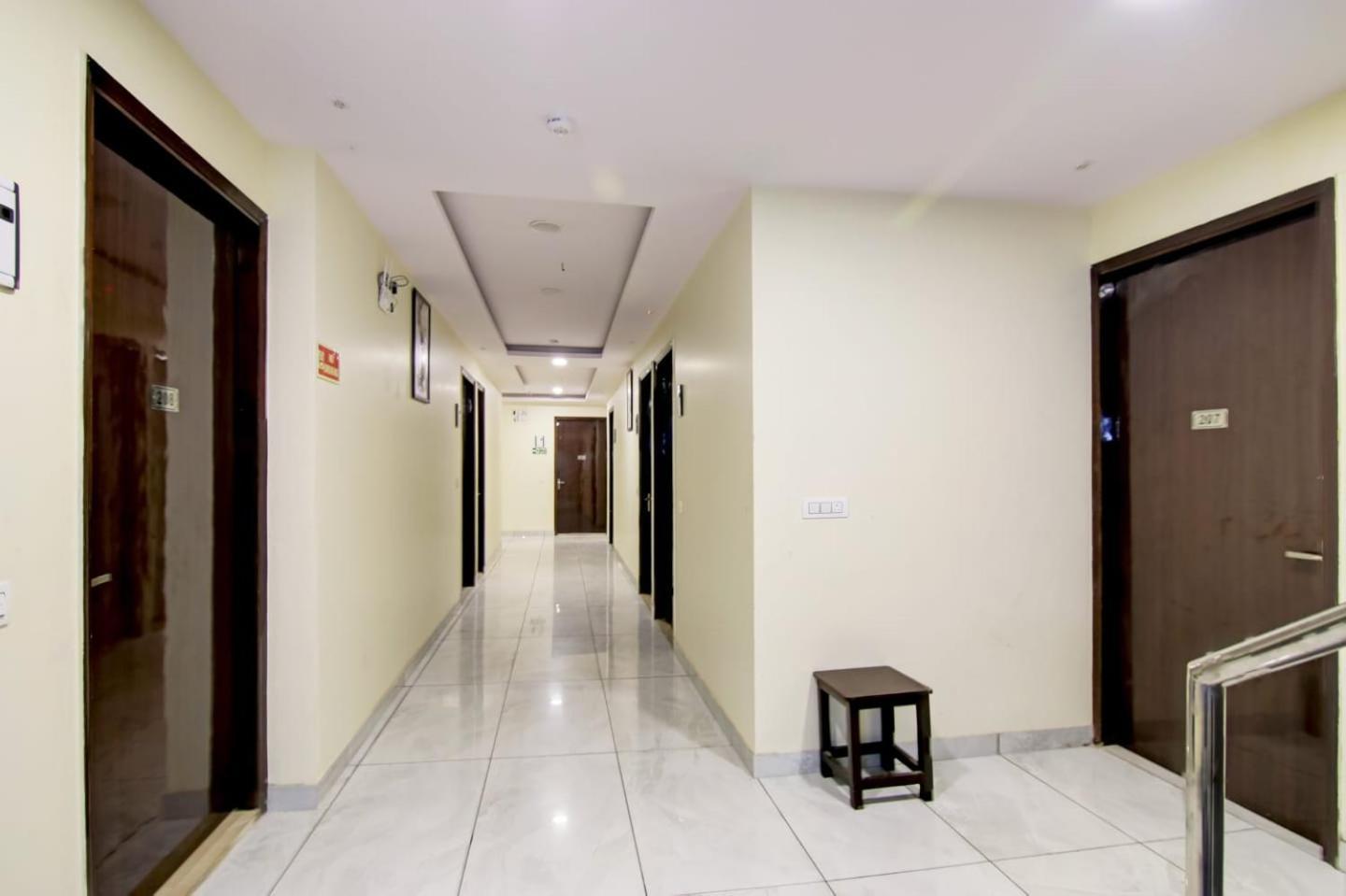 Hotel De Hocks Deluxe - New Delhi Railway Station מראה חיצוני תמונה