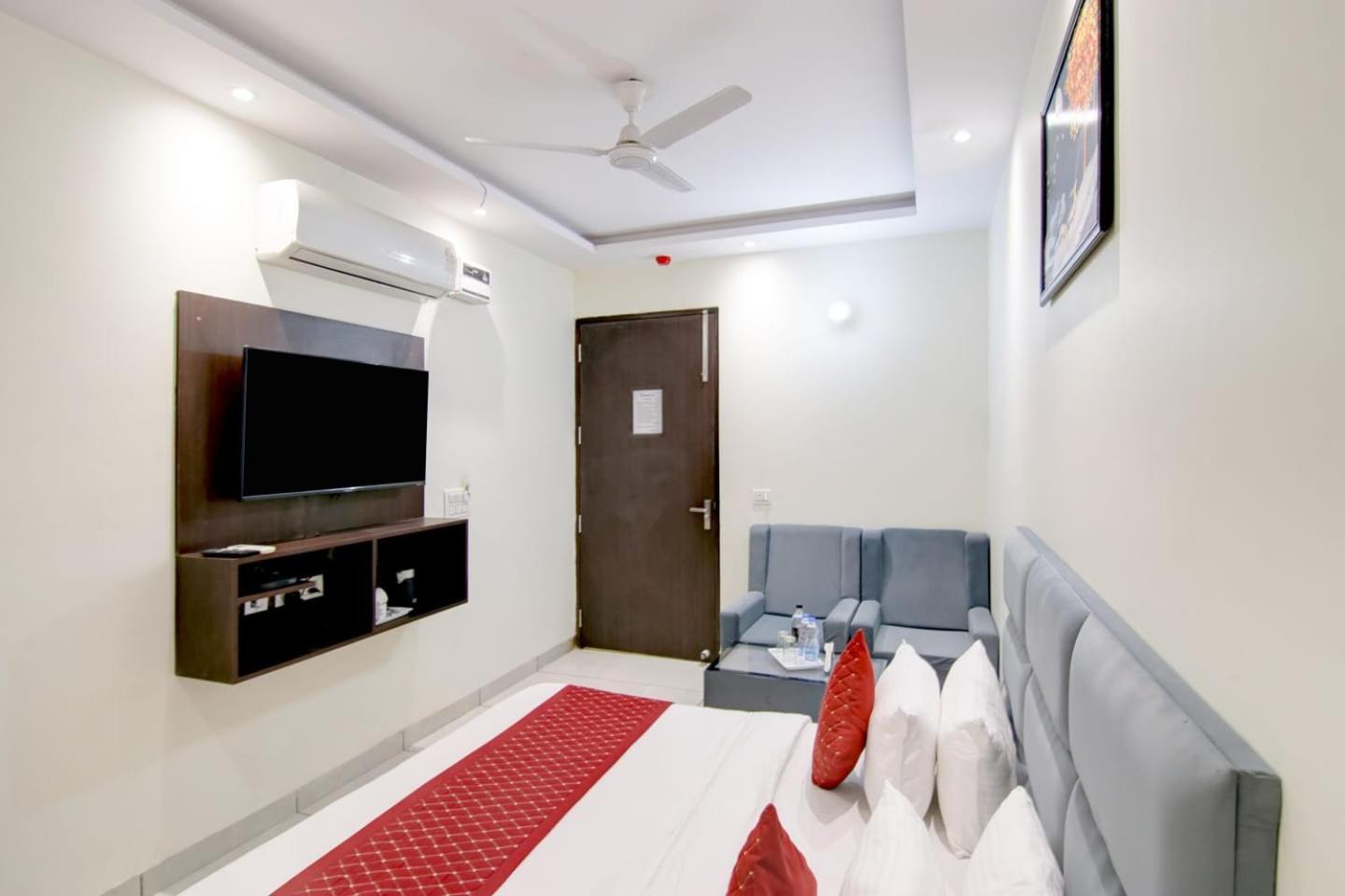 Hotel De Hocks Deluxe - New Delhi Railway Station מראה חיצוני תמונה