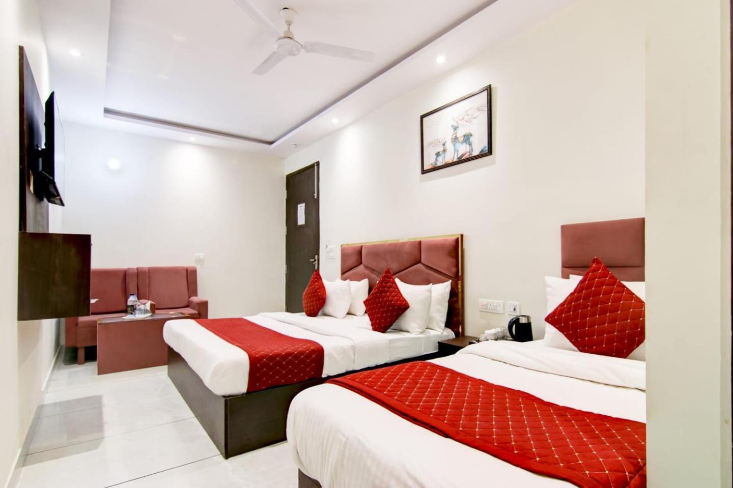 Hotel De Hocks Deluxe - New Delhi Railway Station מראה חיצוני תמונה